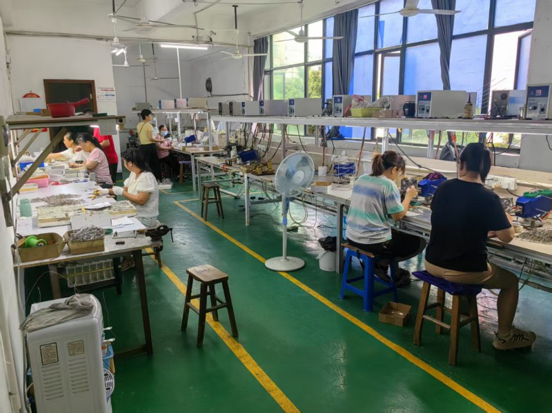 Metal glasses welding area